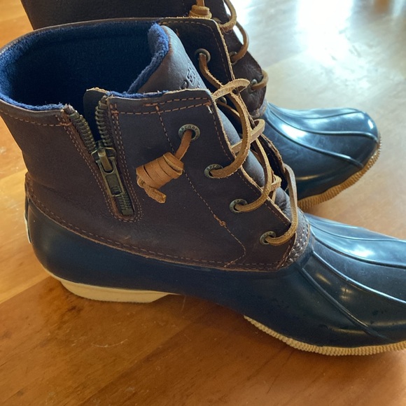 Women’s Sperry Duck boots.  Size 11. - Picture 5 of 6